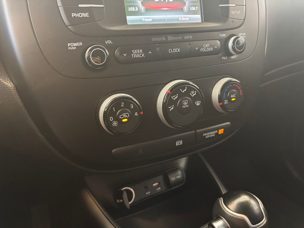 2016 Kia Soul Base