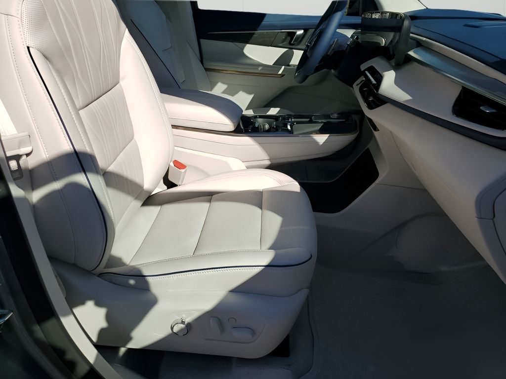 New 2026 Gray Buick Avenir image 16