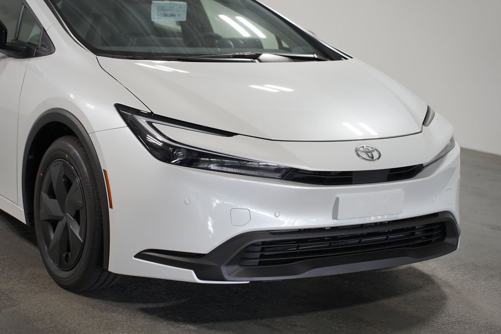 2025 Toyota Prius LE 4
