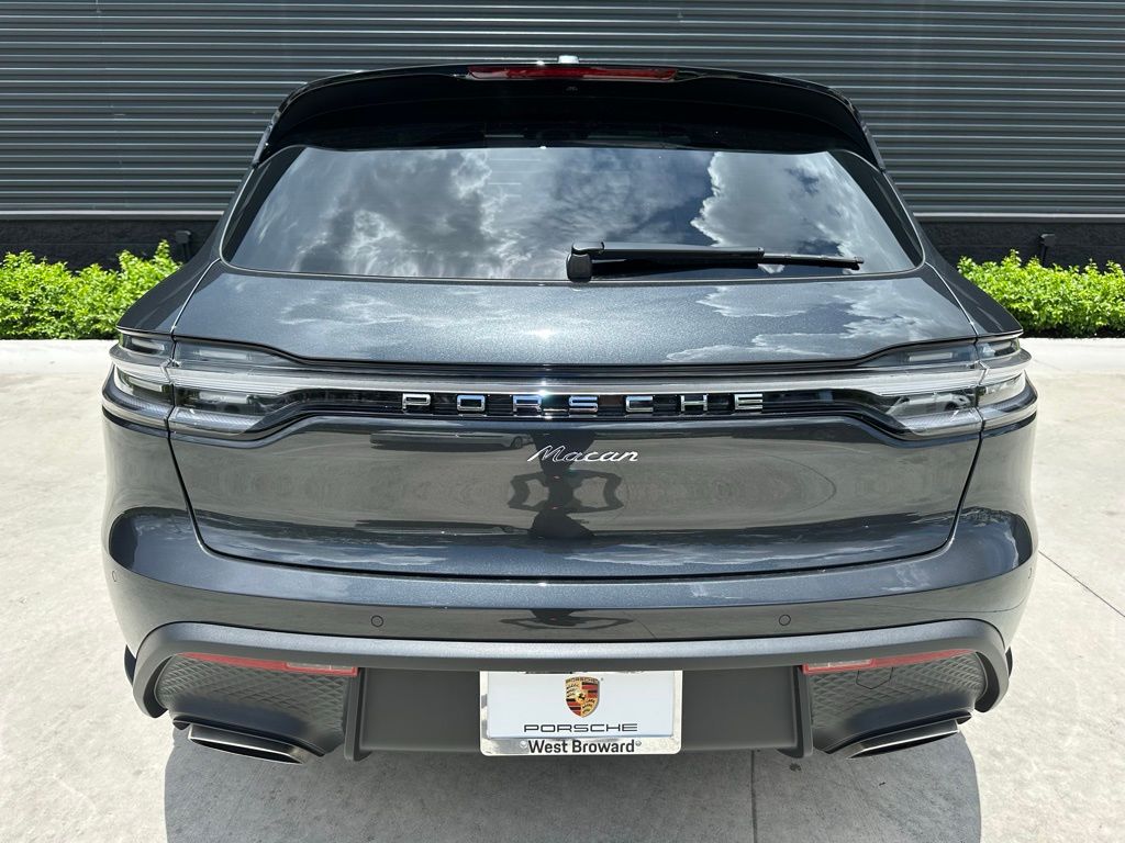 Thumbnail: 2025 Porsche Macan - 11