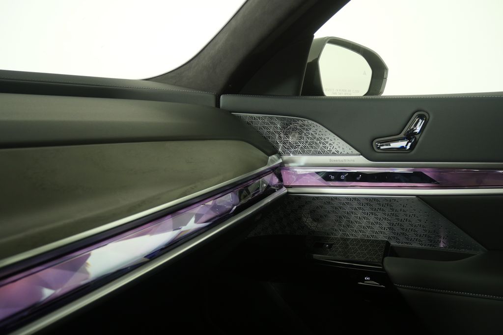 Thumbnail: 2026 BMW 7 Series - 28