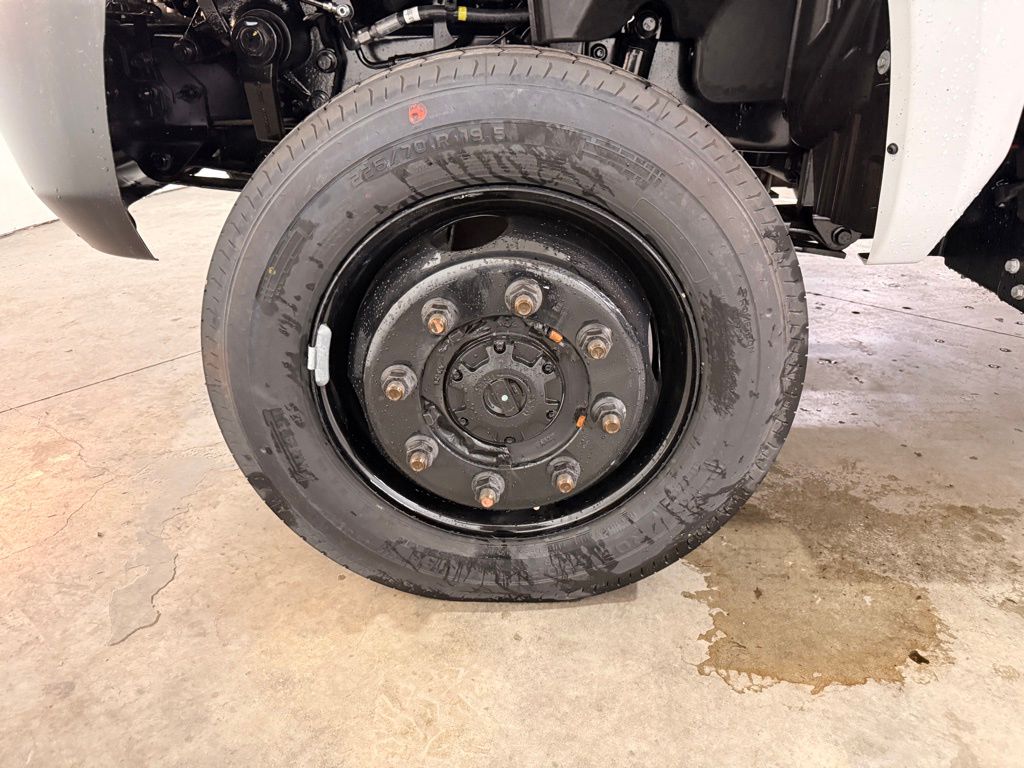 2025 Chevrolet Silverado 5500HD 