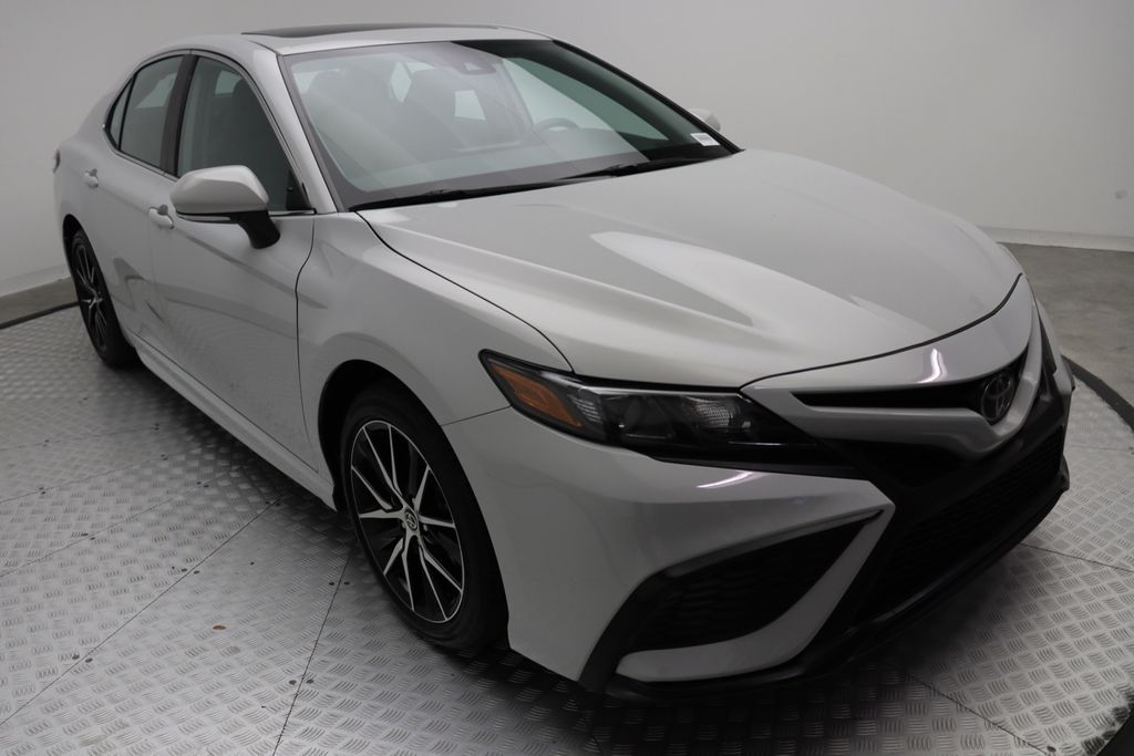 2024 Toyota Camry SE 6