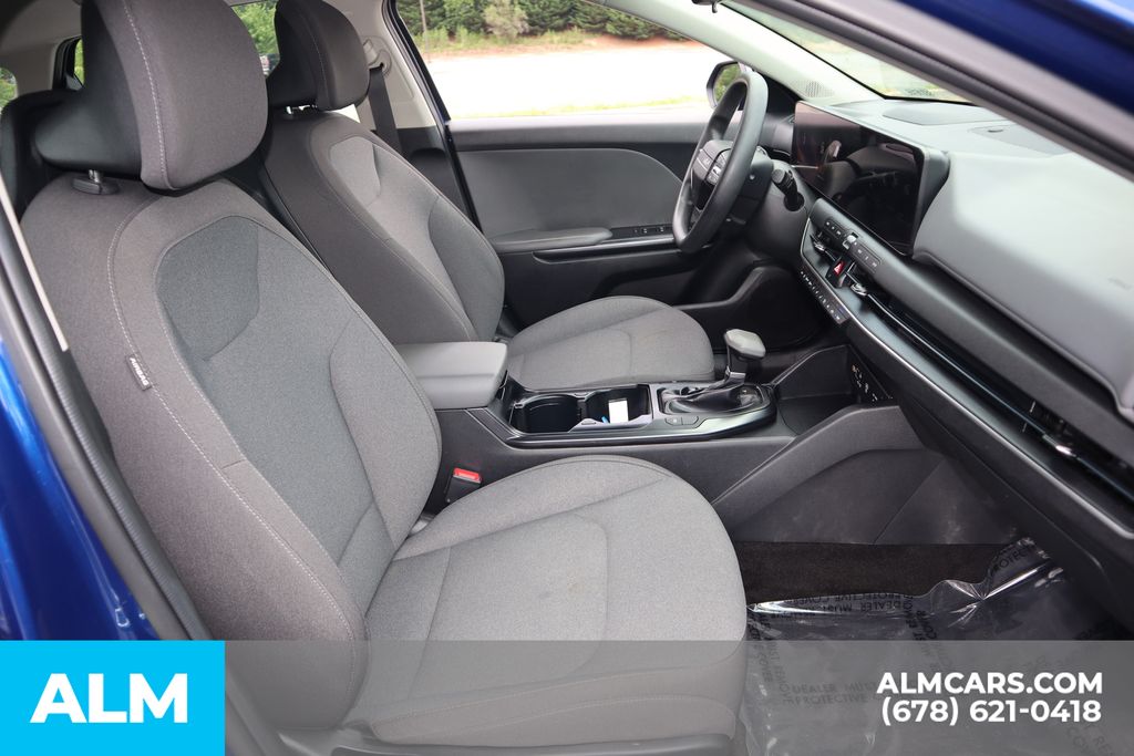 Used 2025 Blue Kia LXS image 25