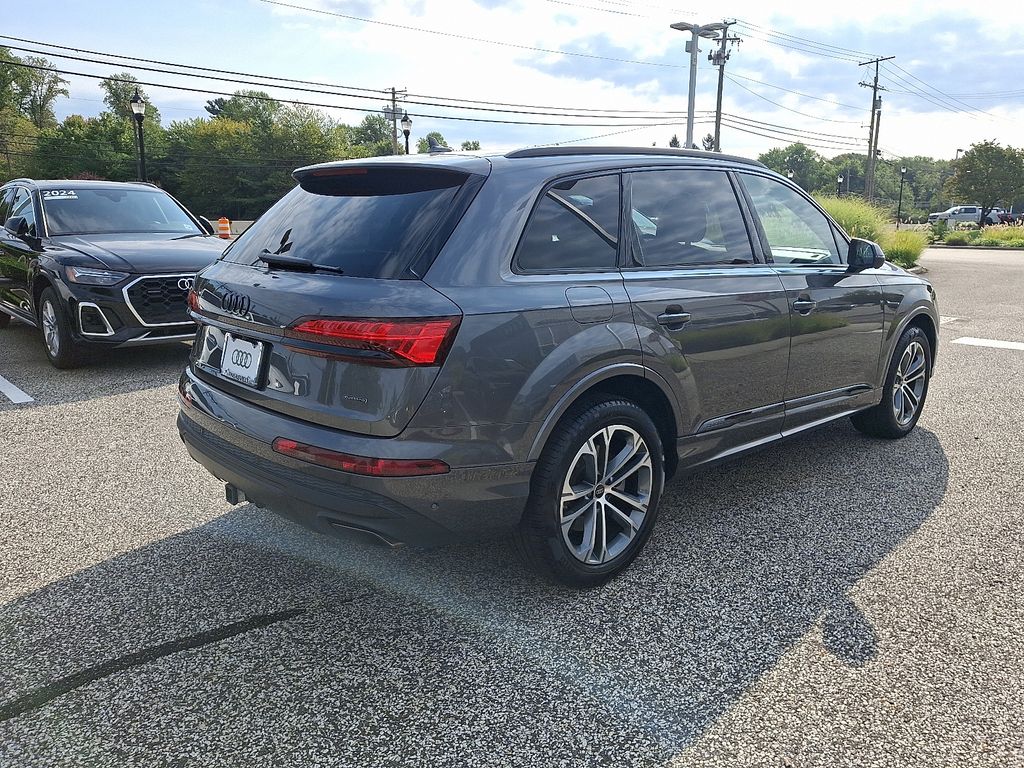 Thumbnail: 2026 Audi Q7 - 6