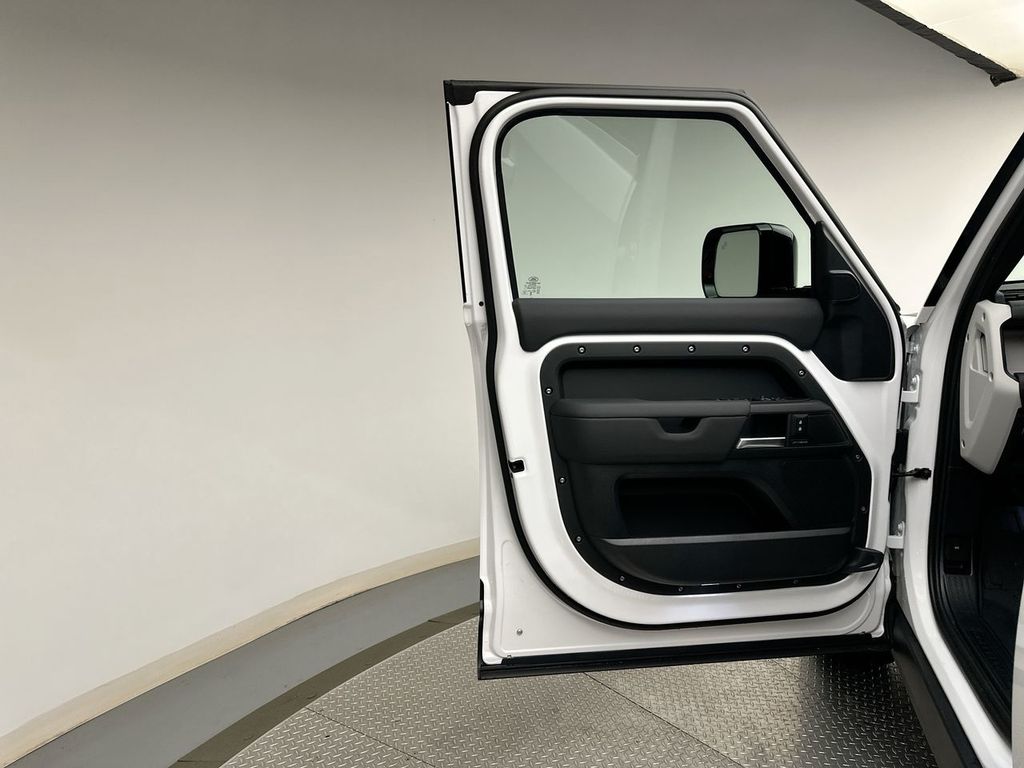 Thumbnail: 2026 Land Rover Defender - 9