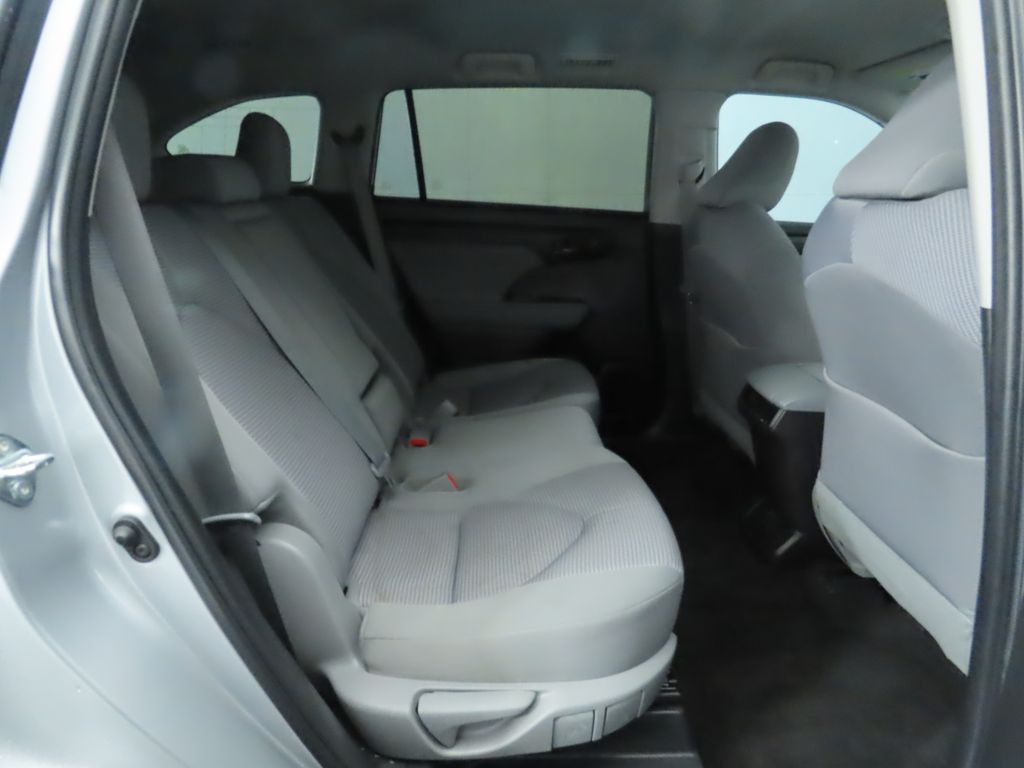 2023 Toyota Highlander LE 23