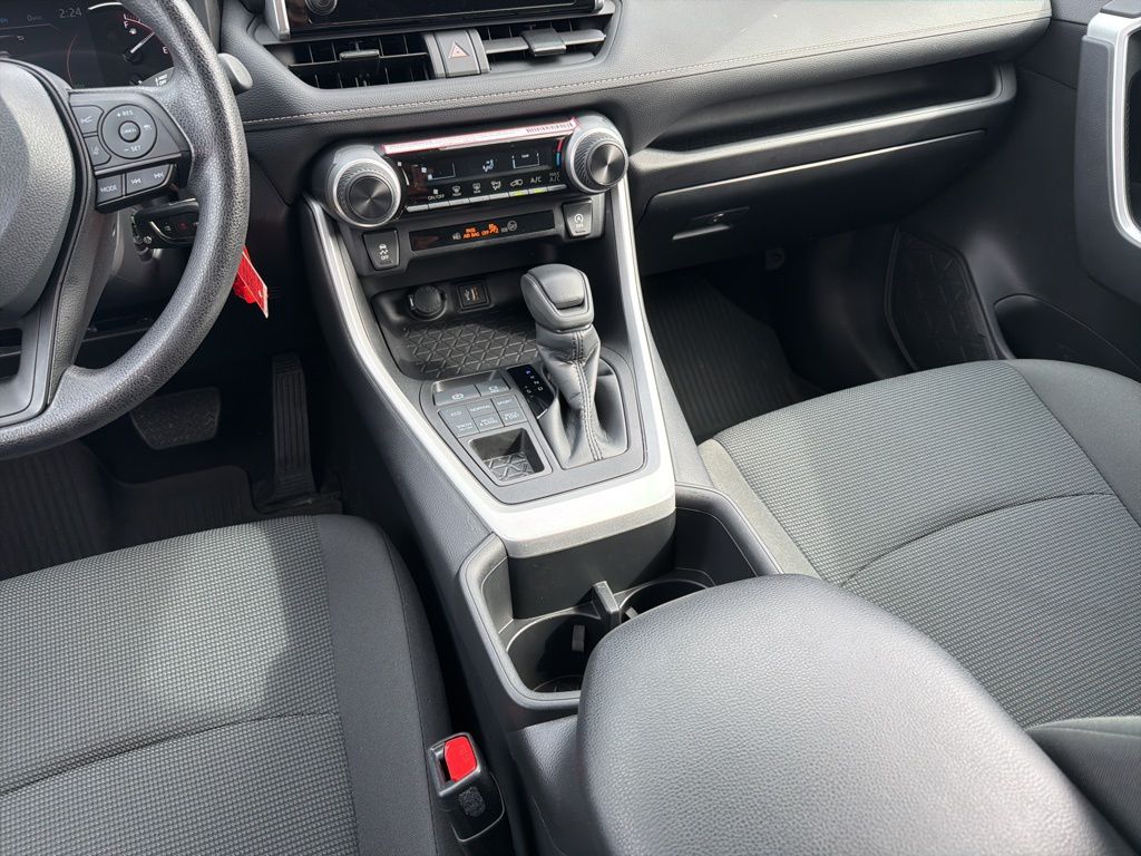 Thumbnail: 2024 Toyota RAV4 - 16