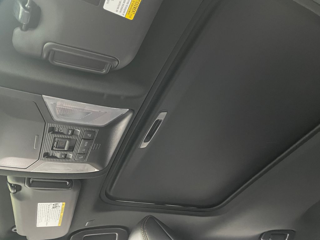 Thumbnail: 2023 Toyota RAV4 - 31