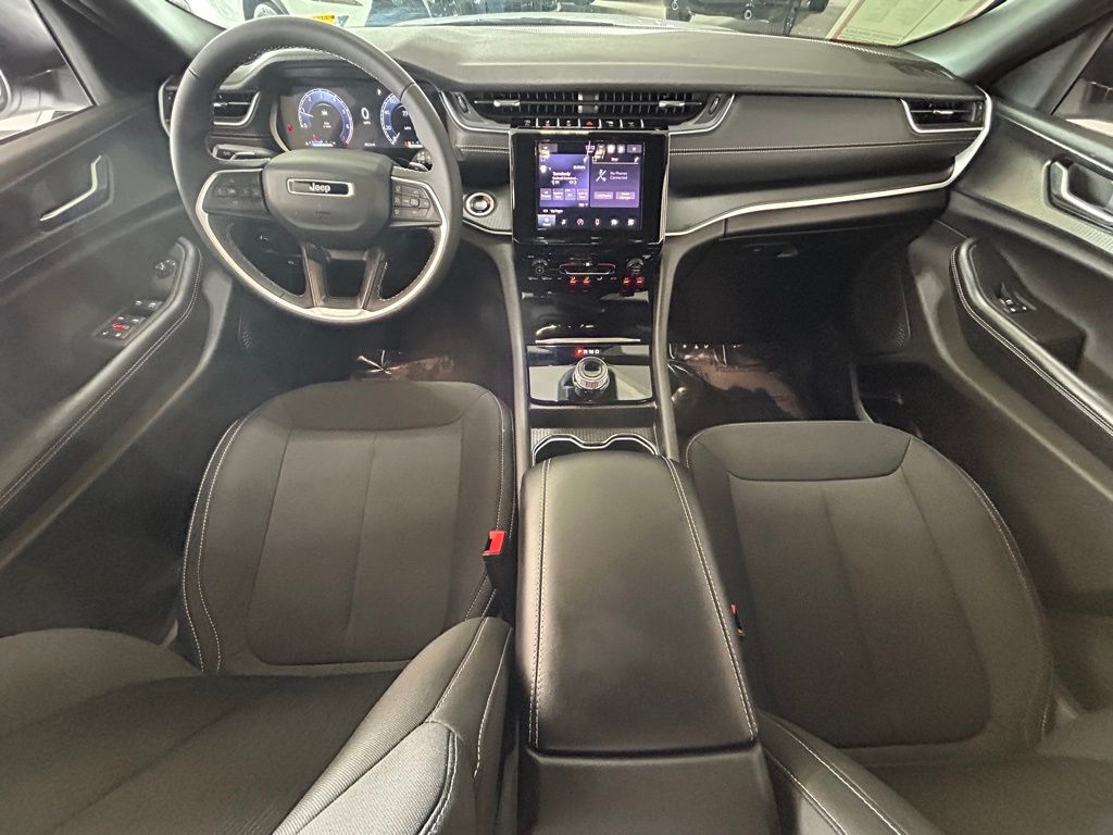 Used 2025 Bright White Clearcoat Jeep Laredo image 10