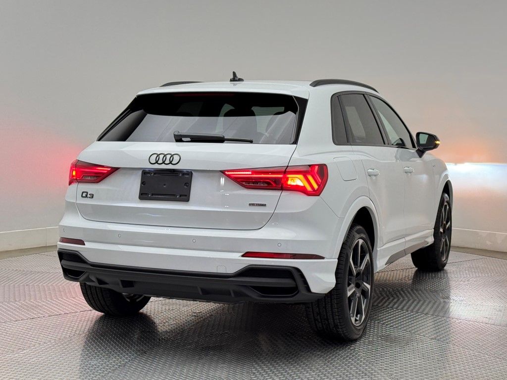 2025 Audi Q3  11