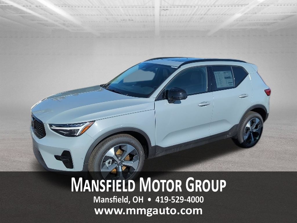 2026 Volvo XC40 B5 Plus