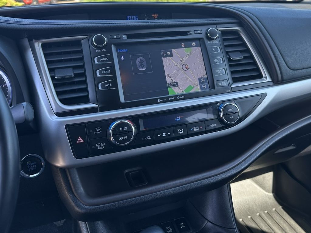 2018 Toyota Highlander 