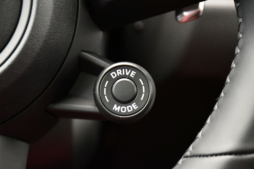 Thumbnail: 2026 Porsche Macan - 29