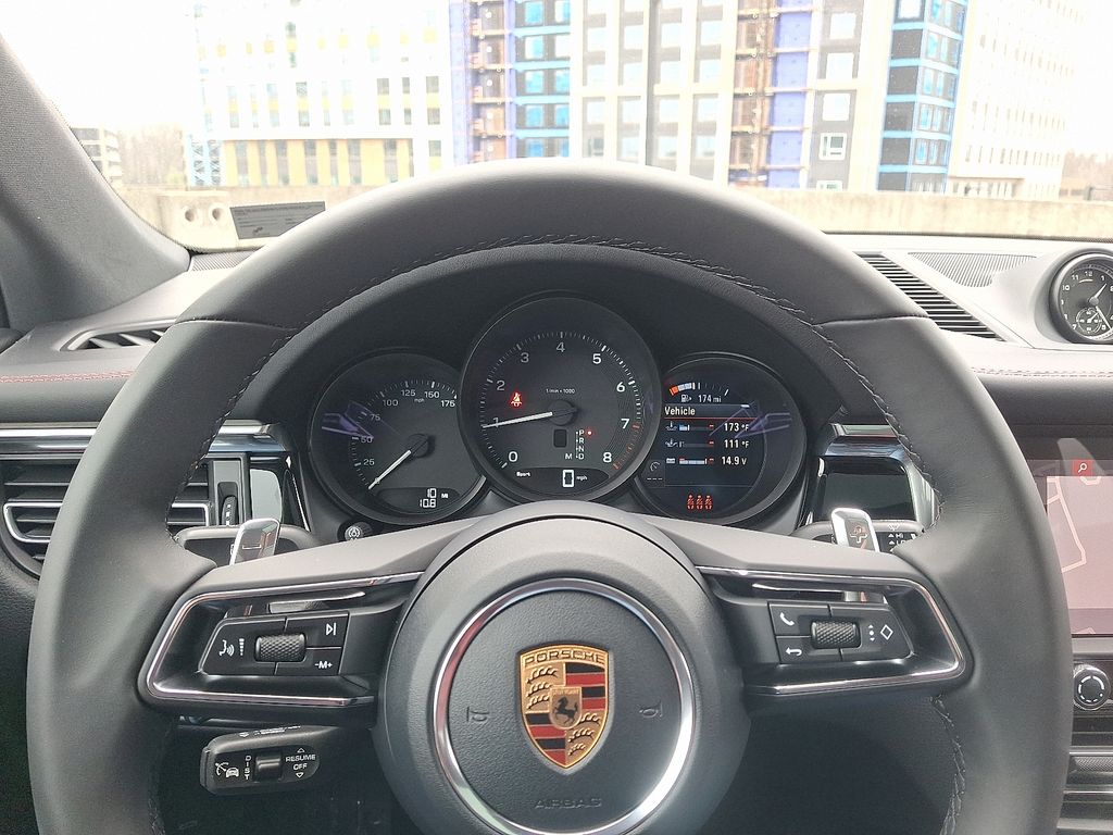 Thumbnail: 2026 Porsche Macan - 21