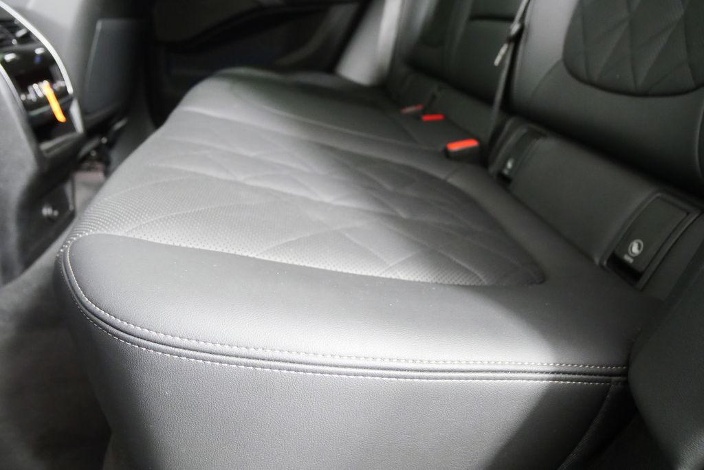 Thumbnail: 2025 BMW X6 - 16