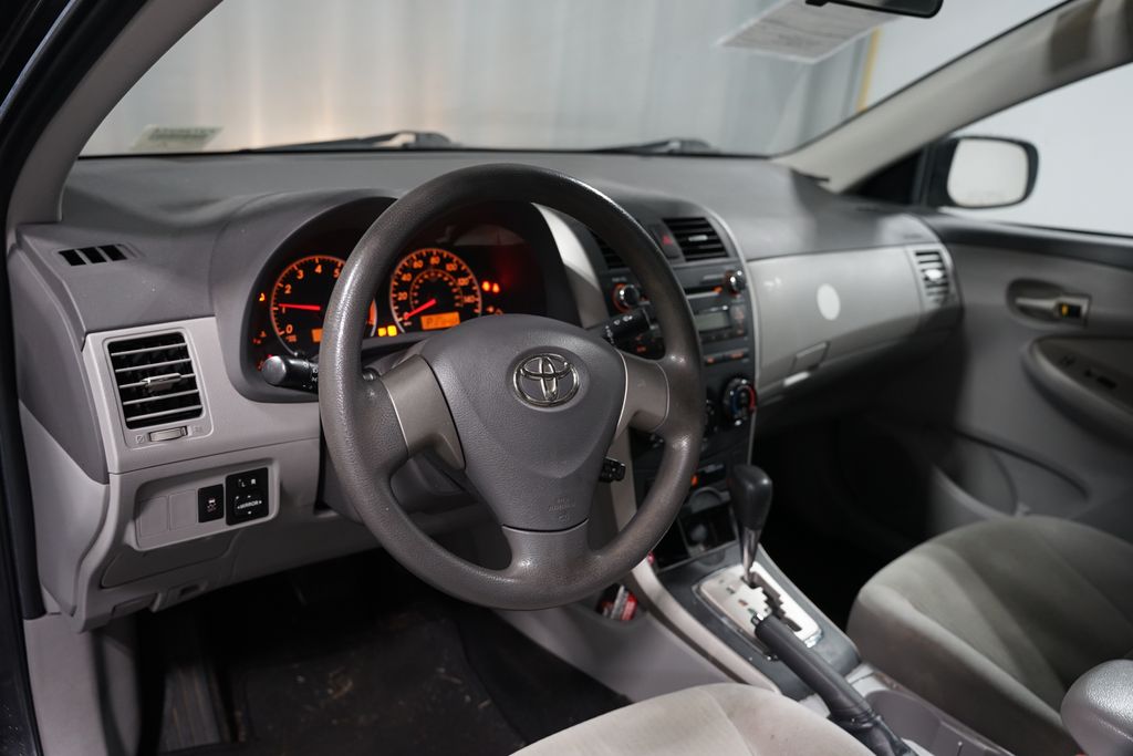 Thumbnail: 2010 Toyota Corolla - 7