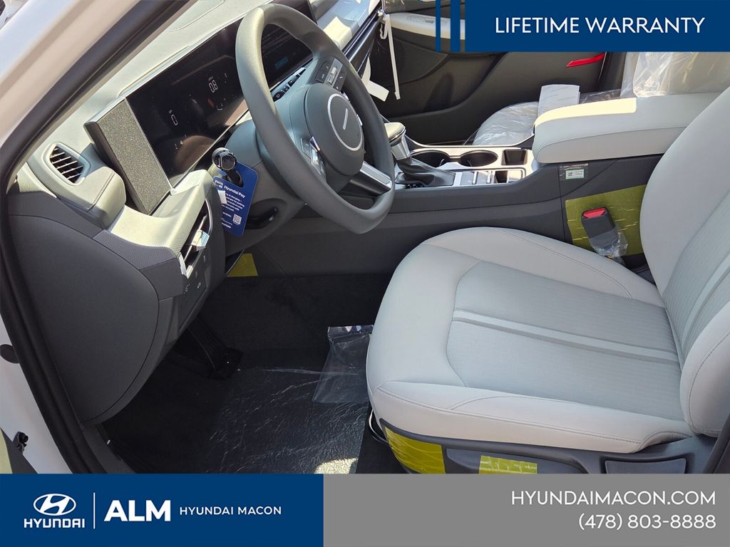 New 2026 White HYUNDAI SE image 14