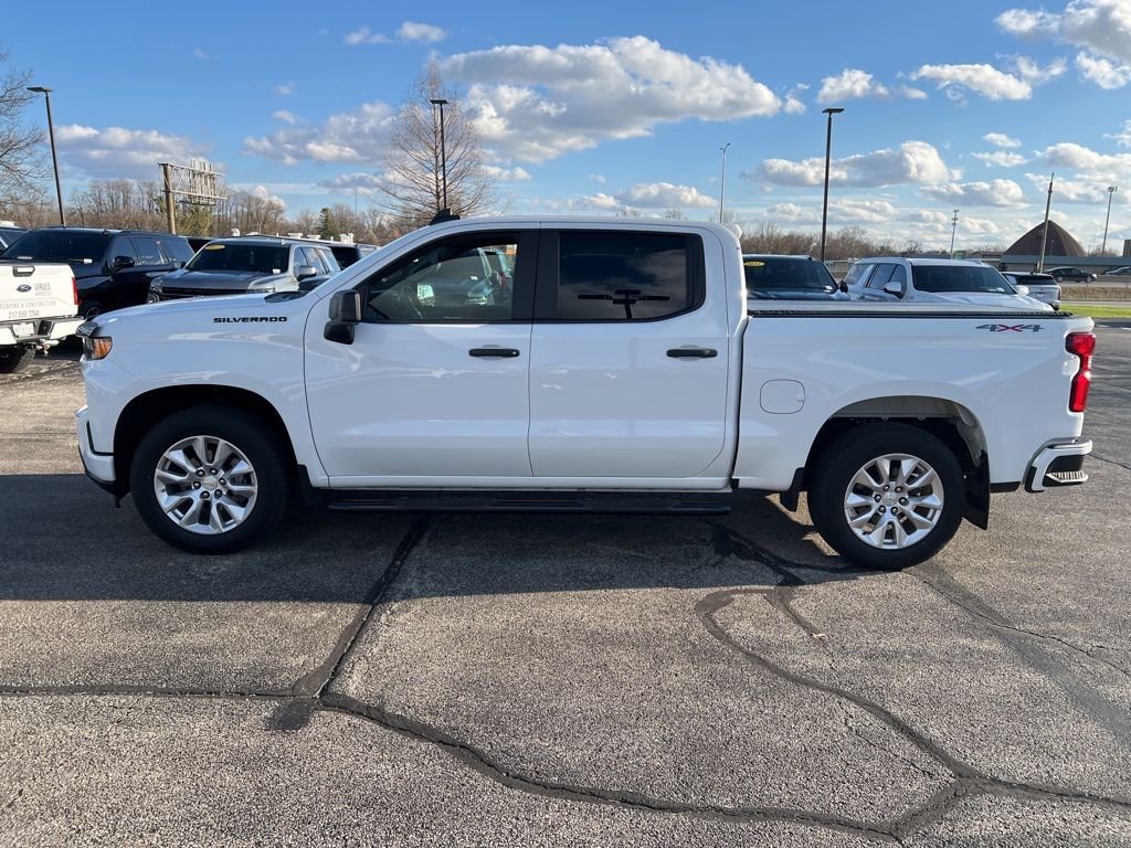 View vehicle photo 2