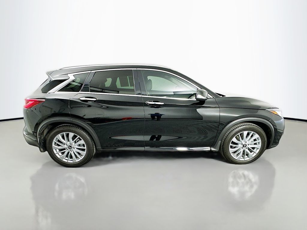 Thumbnail: 2025 INFINITI QX50 - 4