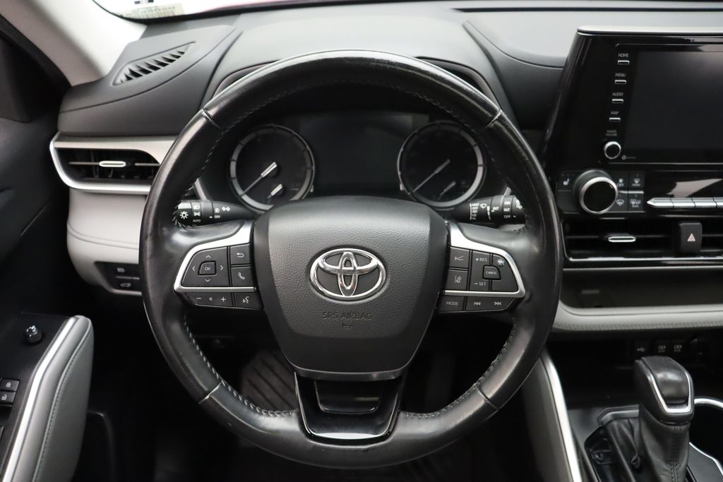 2021 Toyota Highlander XLE 23