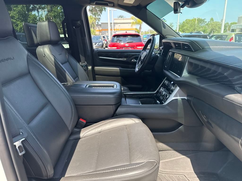 2023 GMC Yukon Denali photo
