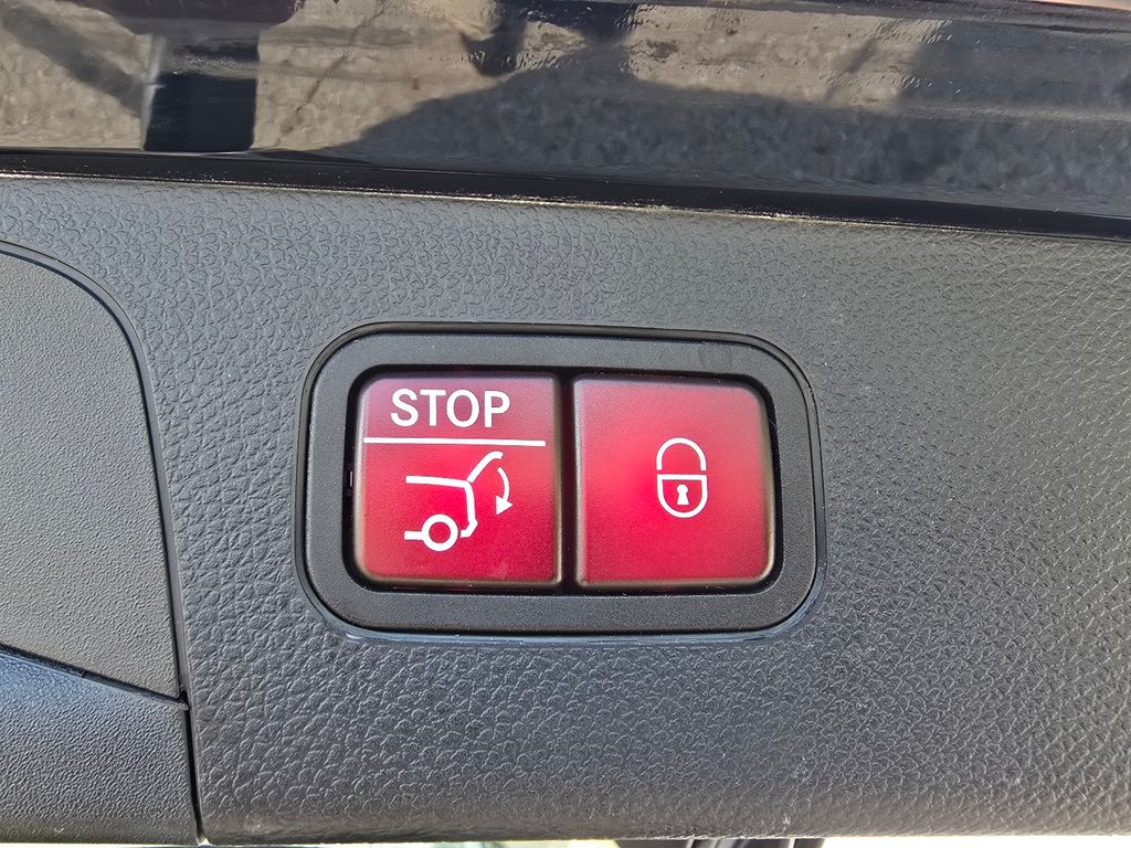 Certified Used 2022 Black Mercedes-Benz GLC 300 image 20