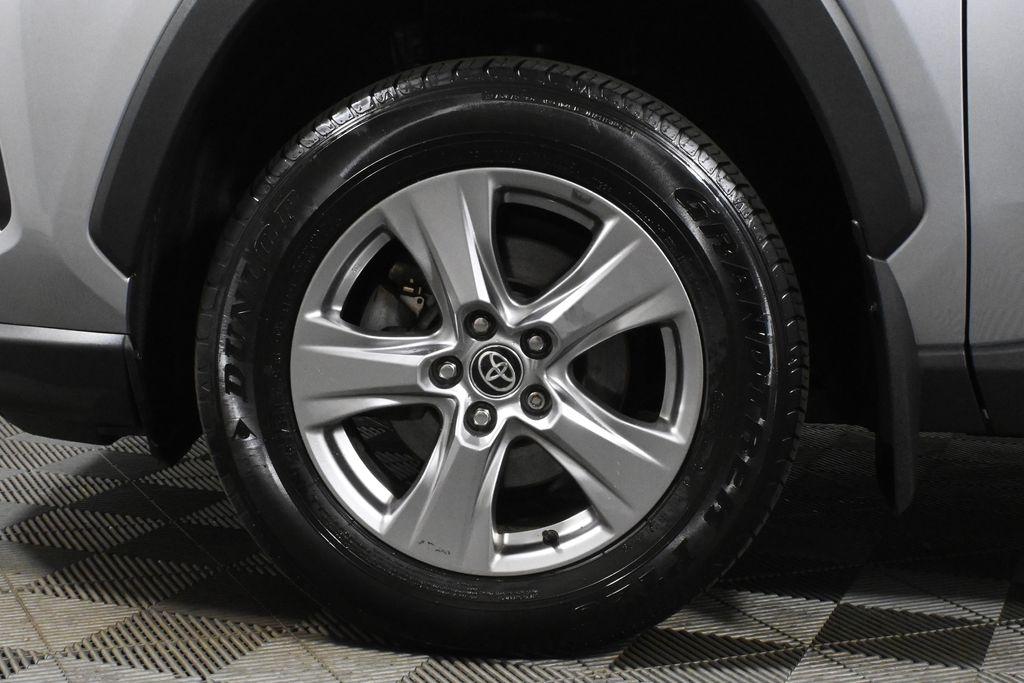 2023 Toyota RAV4 XLE 12