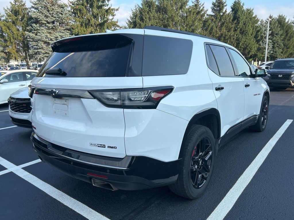 Thumbnail: 2020 Chevrolet Traverse - 3