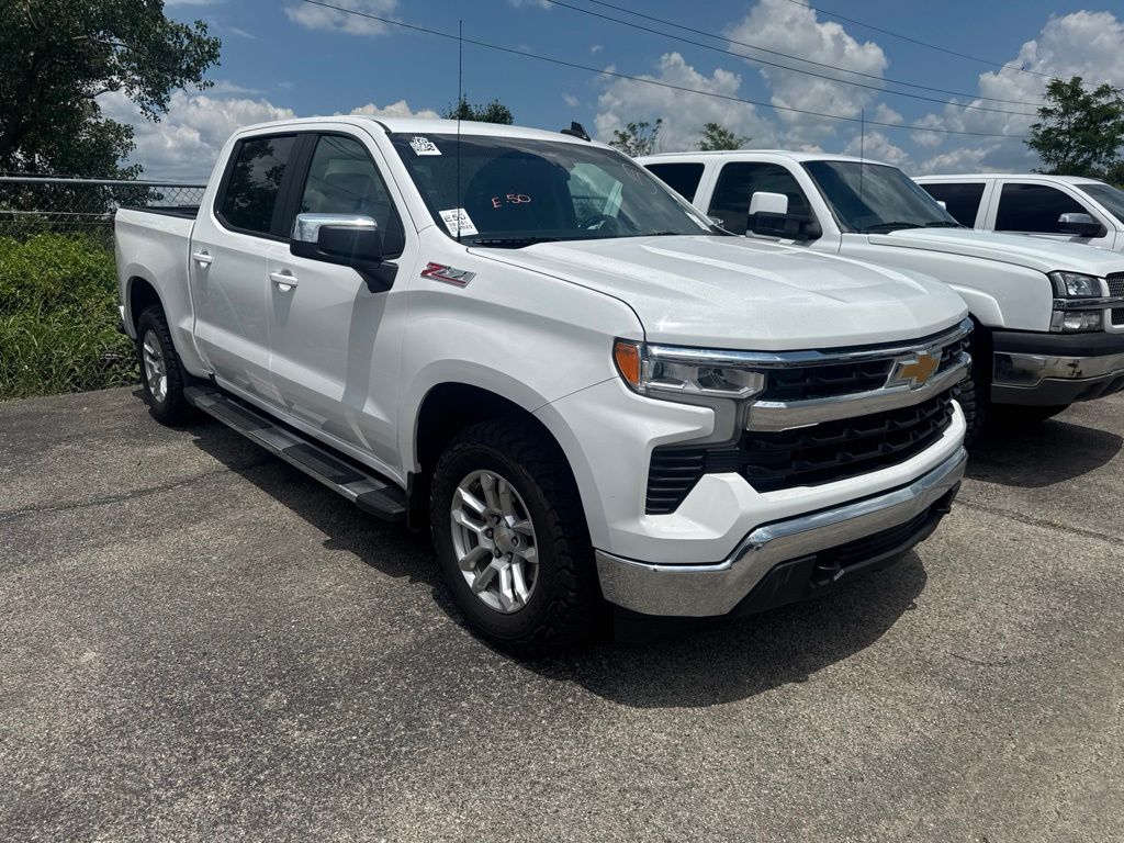 Summit White 2025 Chevrolet Silverado 1500 Pickup Truck Four-Wheel Drive Automatic