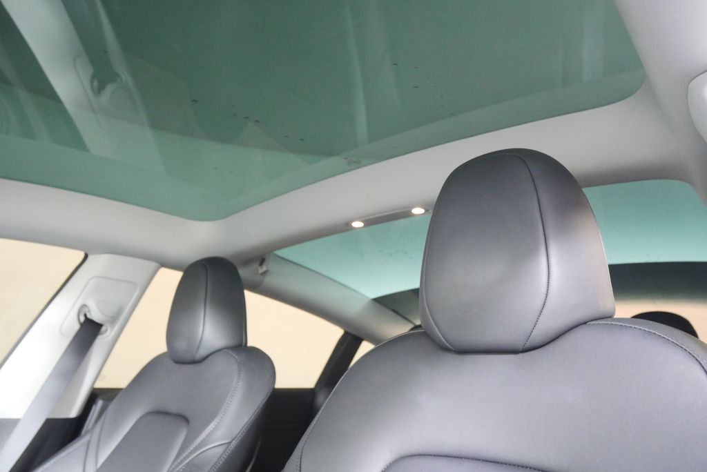 Thumbnail: 2023 Tesla Model 3 - 11