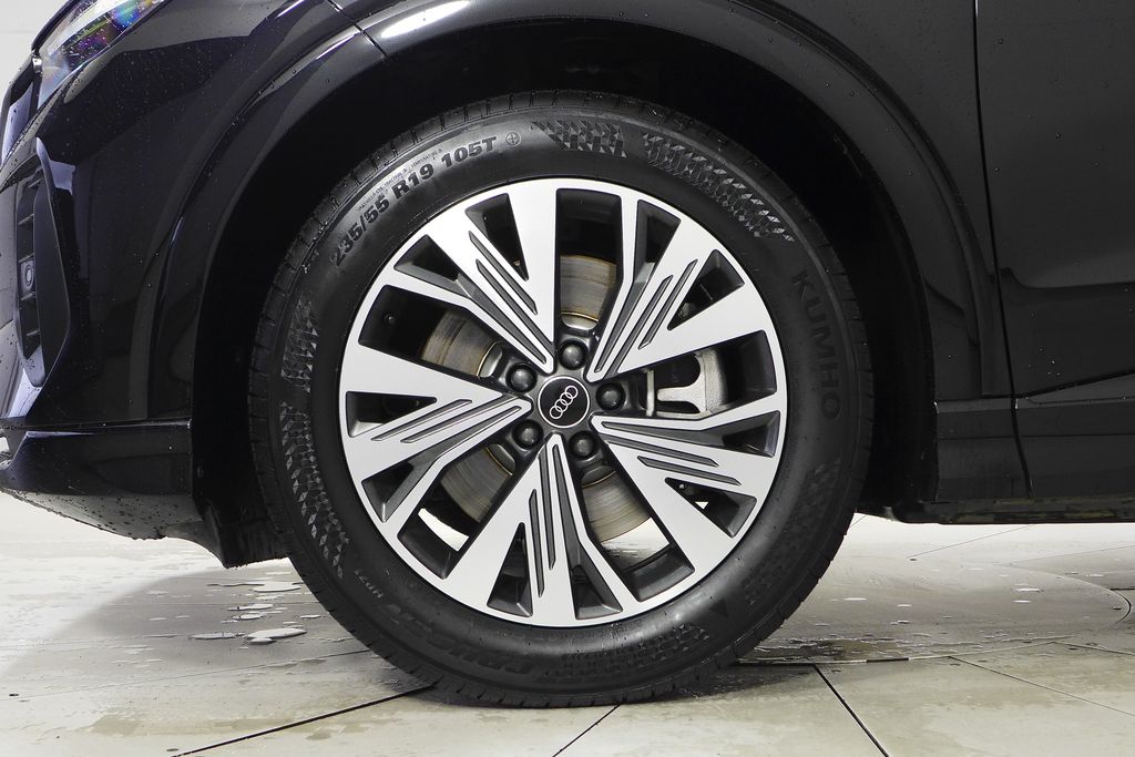 Thumbnail: 2025 Audi Q4 e-tron - 5