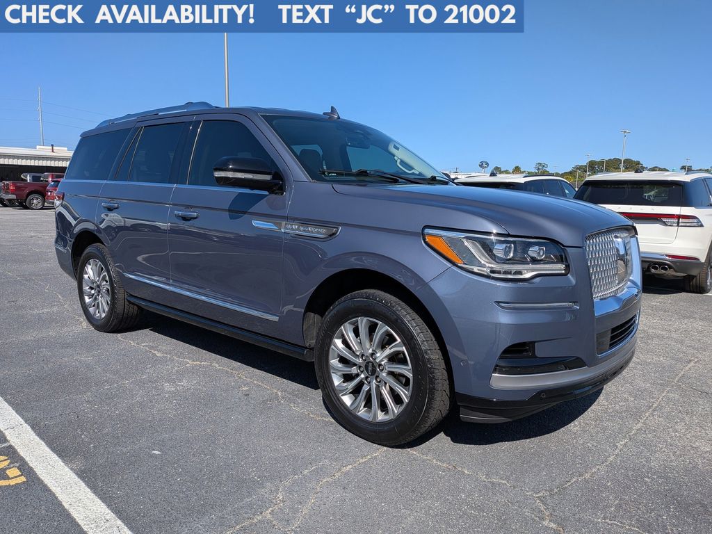 2022 Lincoln Navigator Standard RWD