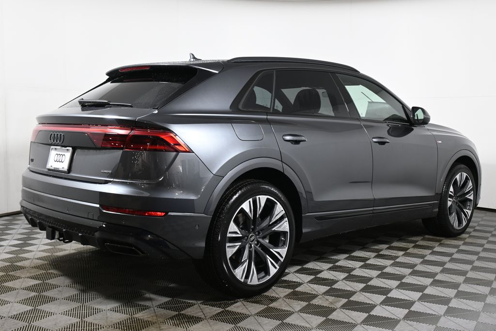 Thumbnail: 2026 Audi Q8 - 7