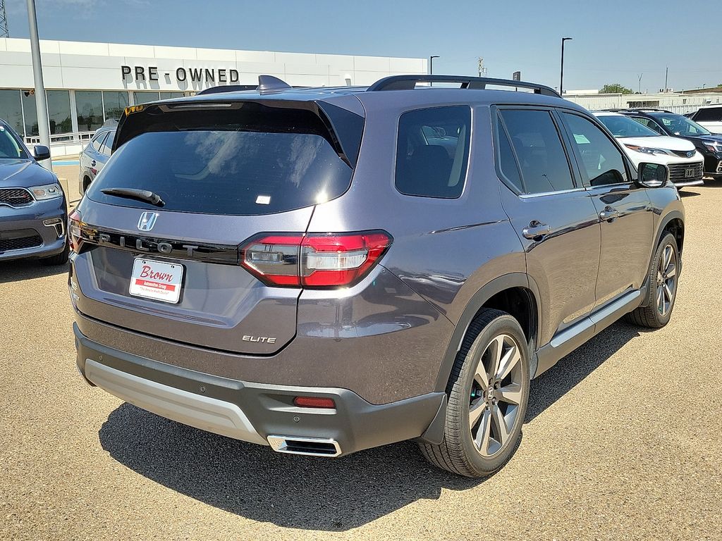 2023 Honda Pilot Elite Gray at Brown Honda