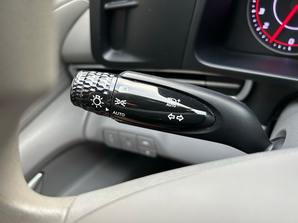 Thumbnail: 2021 Hyundai Elantra - 21