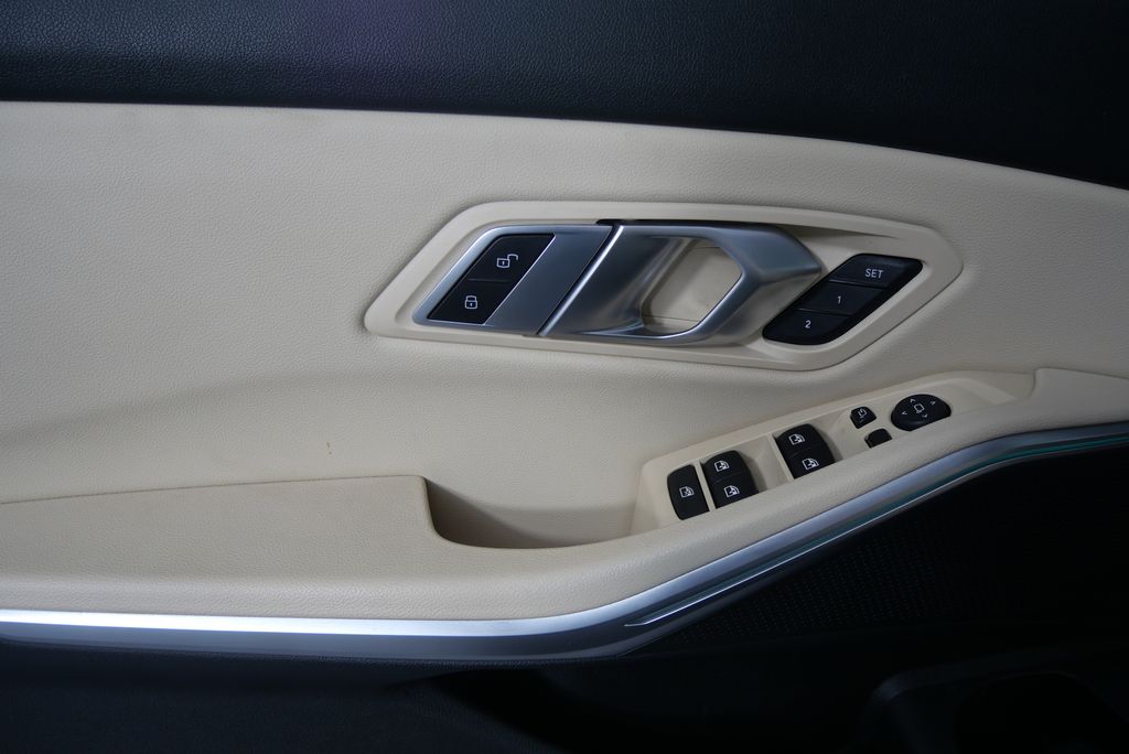 2022 BMW 3 Series 330i xDrive 8
