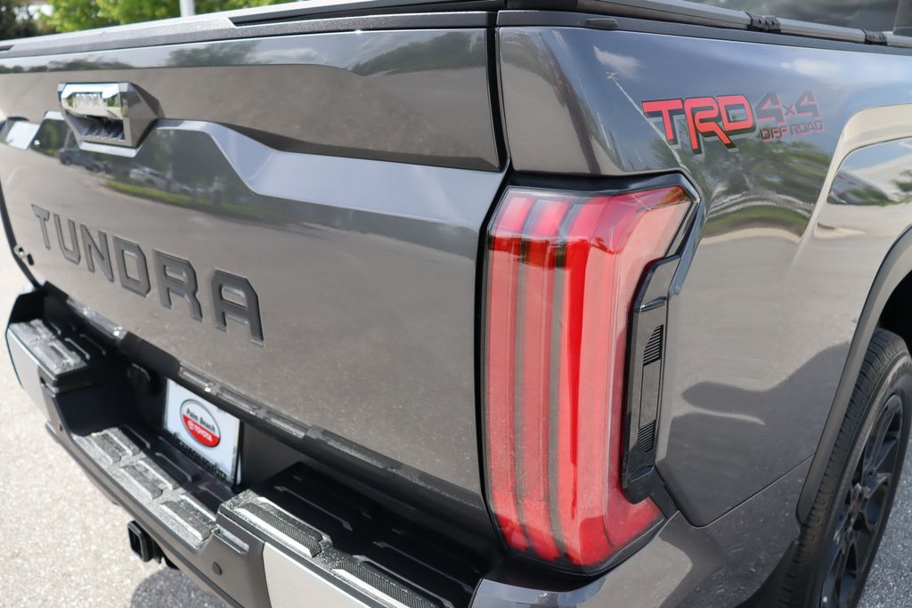 Thumbnail: 2022 Toyota Tundra - 9