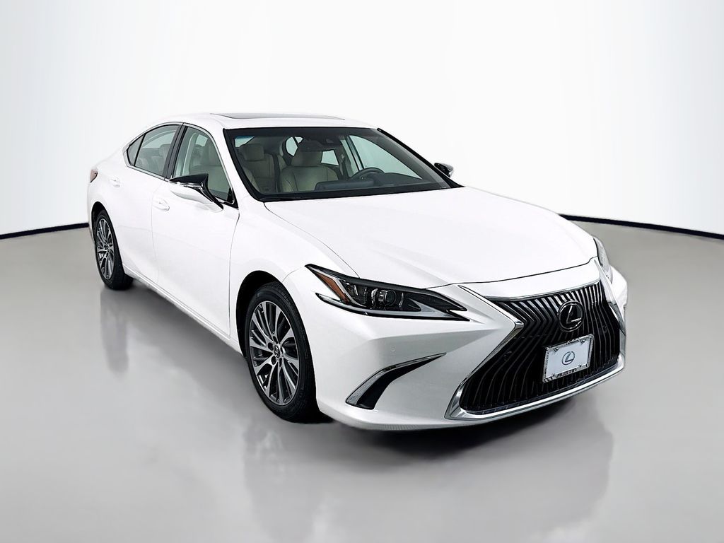 Thumbnail: 2019 Lexus ES - 3