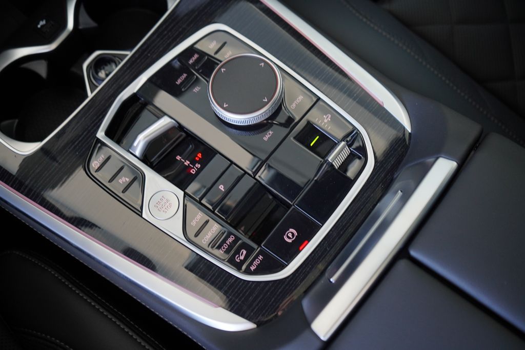 Thumbnail: 2026 BMW X7 - 19