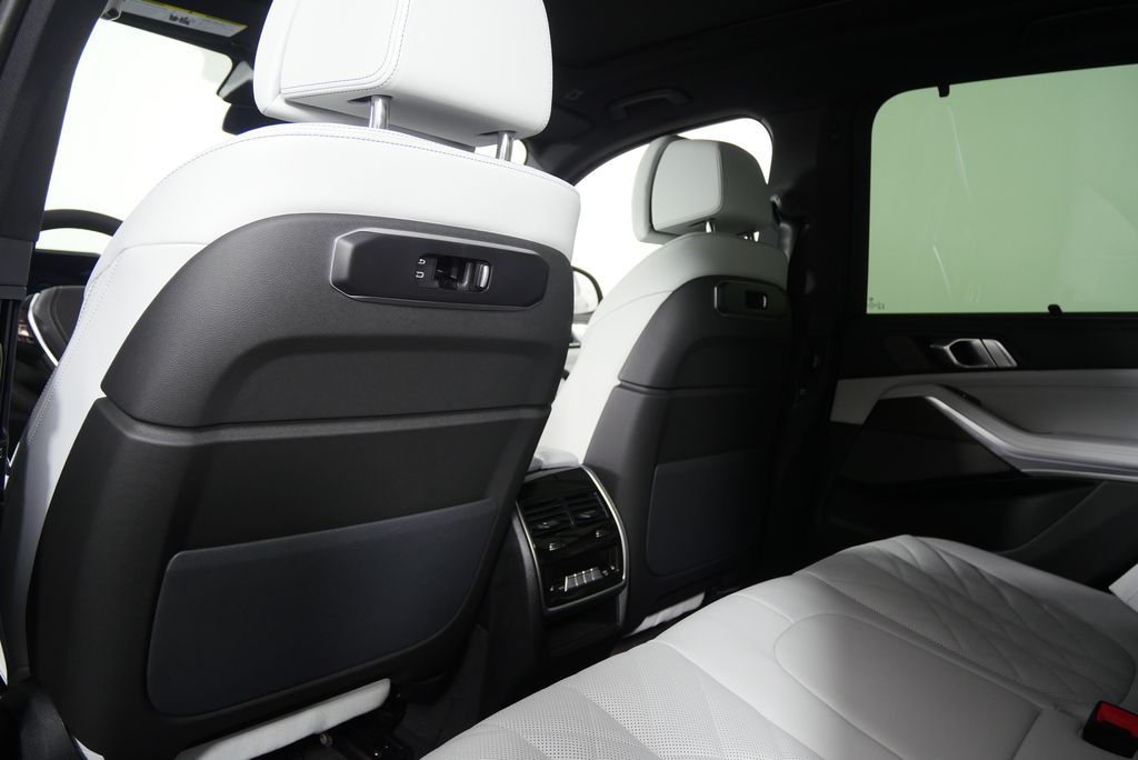 Thumbnail: 2026 BMW X5 - 16