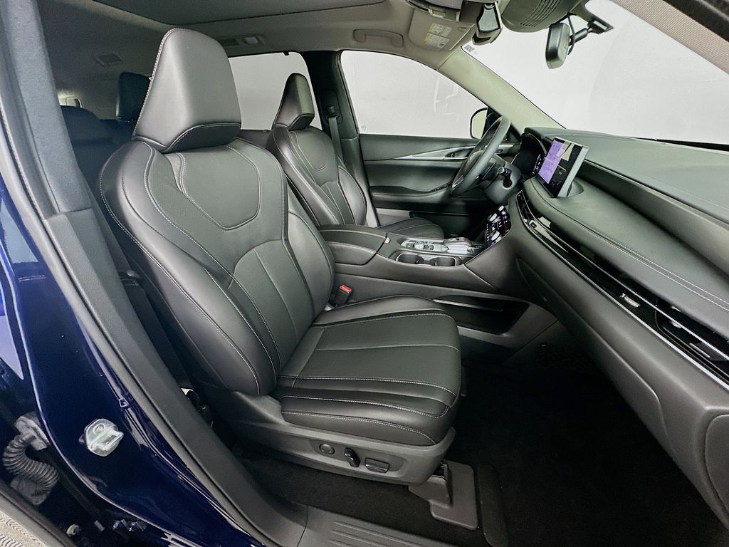 Thumbnail: 2022 INFINITI QX60 - 30