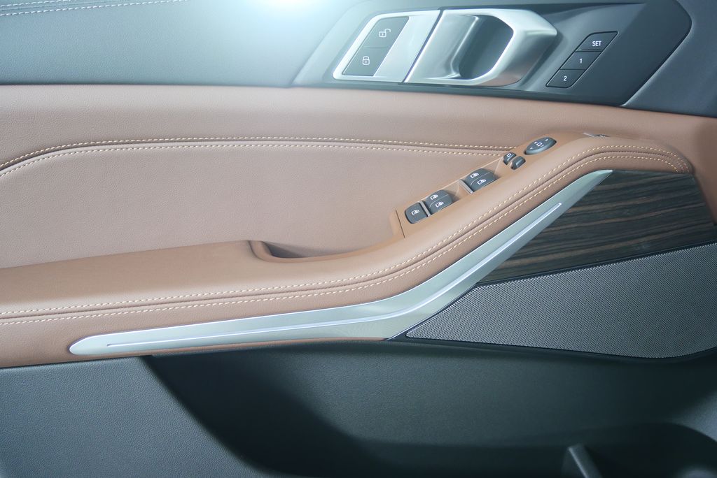 Thumbnail: 2026 BMW X5 - 9