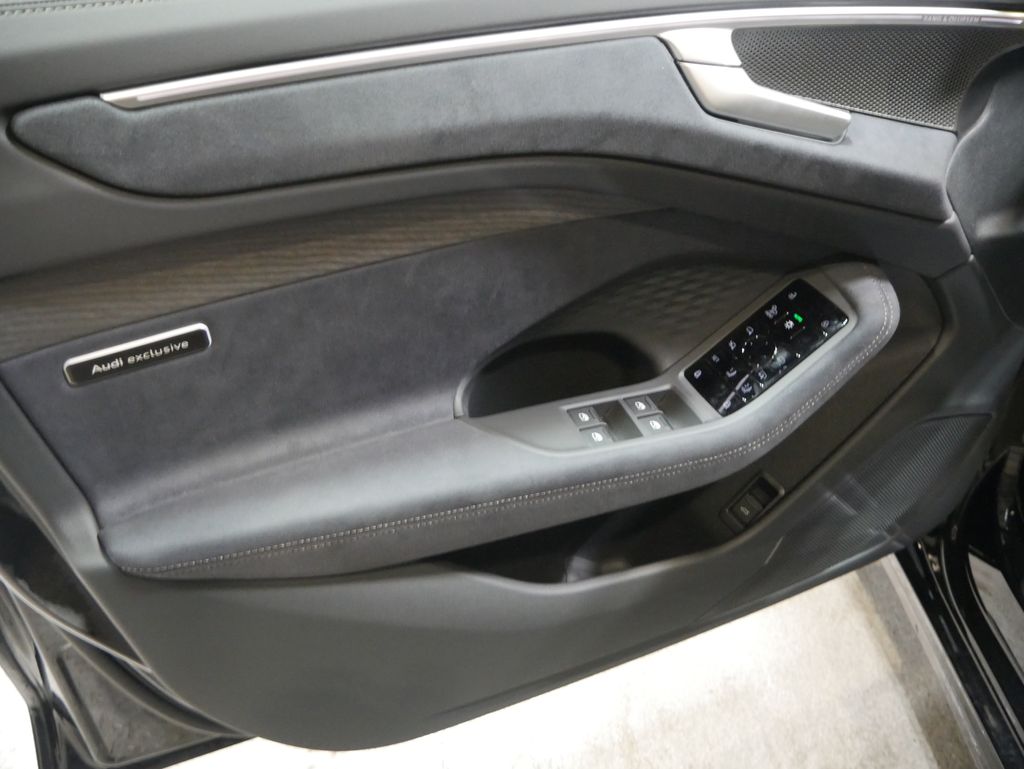 Thumbnail: 2026 Audi A6 - 15