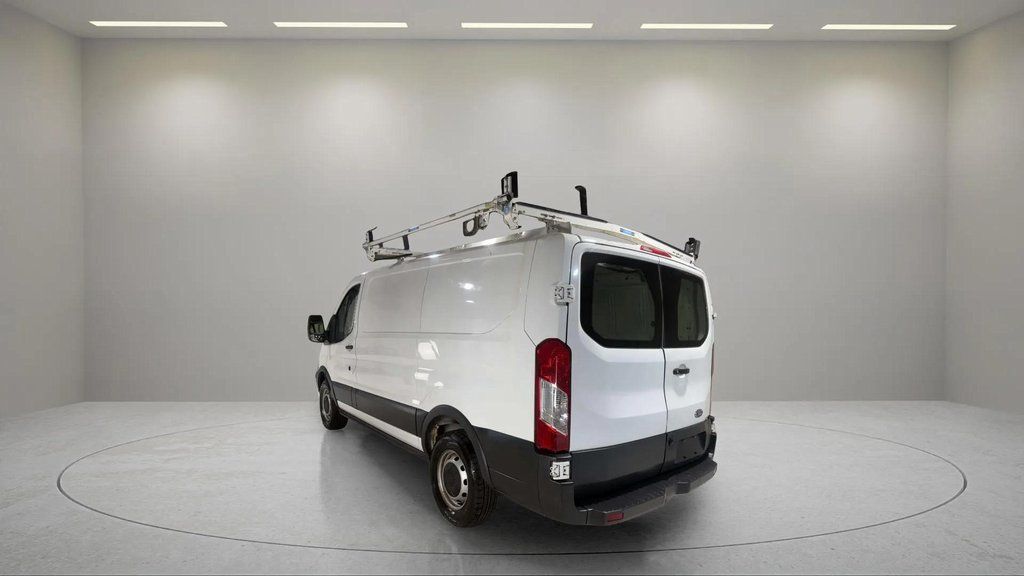 Used 2018 Oxford White Ford Base image 11