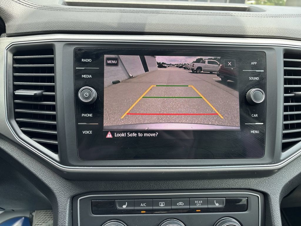 Used 2018 Platinum Gray Metallic Volkswagen 3.6L V6 SE image 23