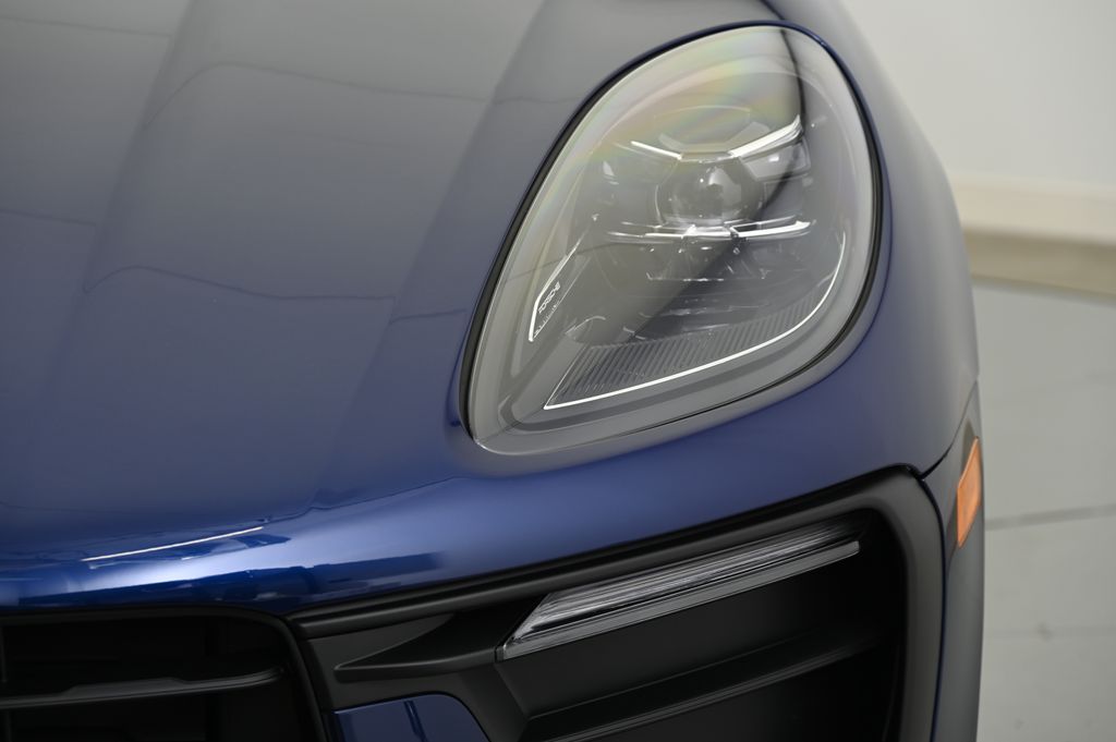Thumbnail: 2025 Porsche Macan - 10