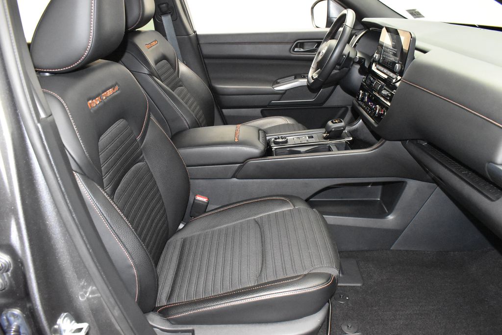 Thumbnail: 2024 Nissan Pathfinder - 24