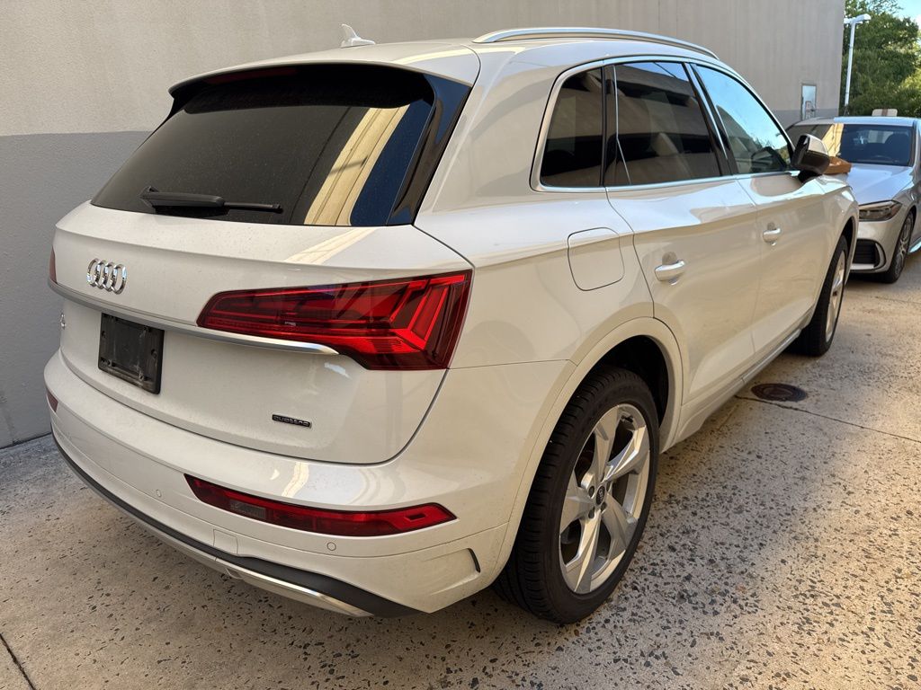 Thumbnail: 2021 Audi Q5 - 4