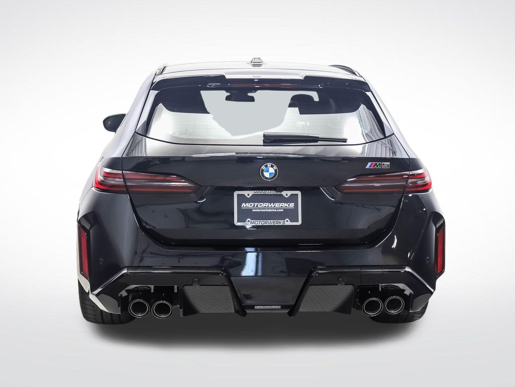 Thumbnail: 2027 BMW M5 - 5